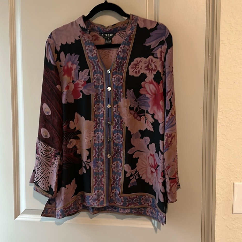 Citron 100% silk blouse size M mandarin collar with flared sleeves